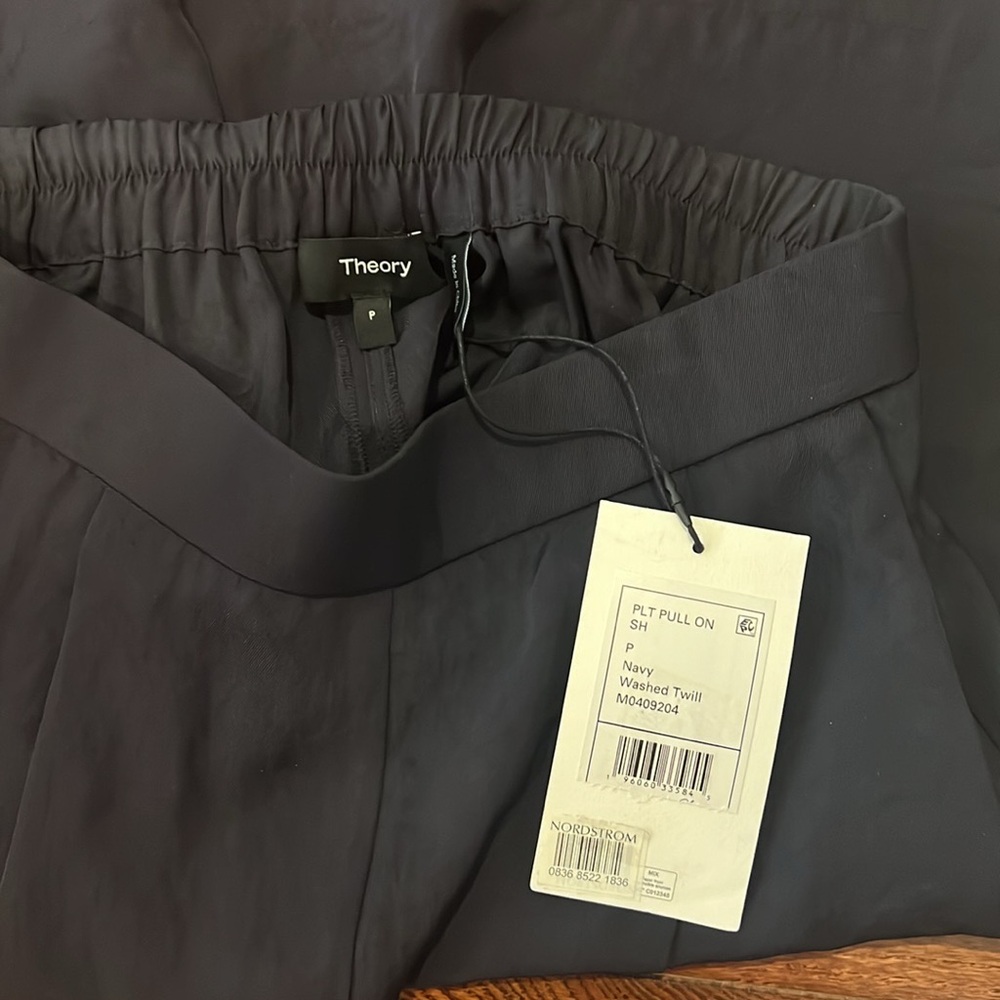 Theory Shorts